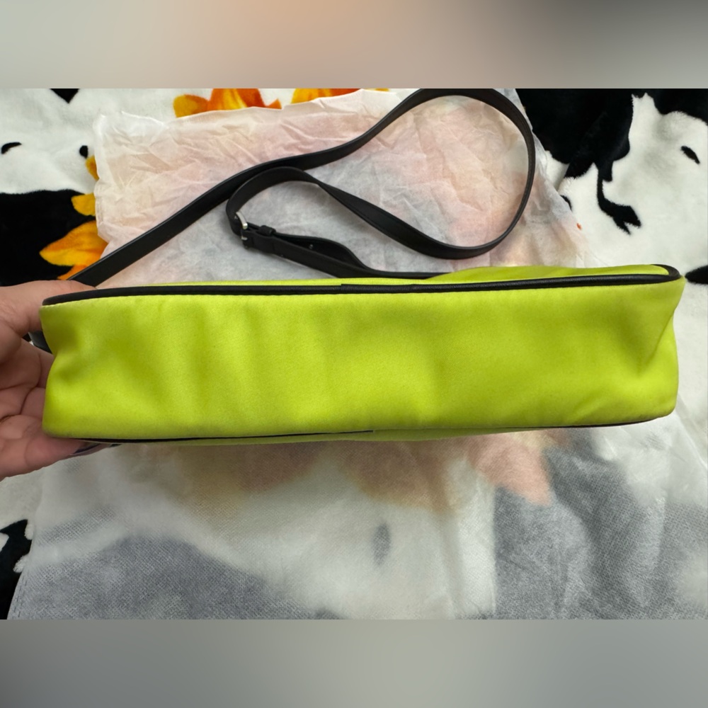 Michael Kors Neon Green crossbody bag - Picture 3 of 8